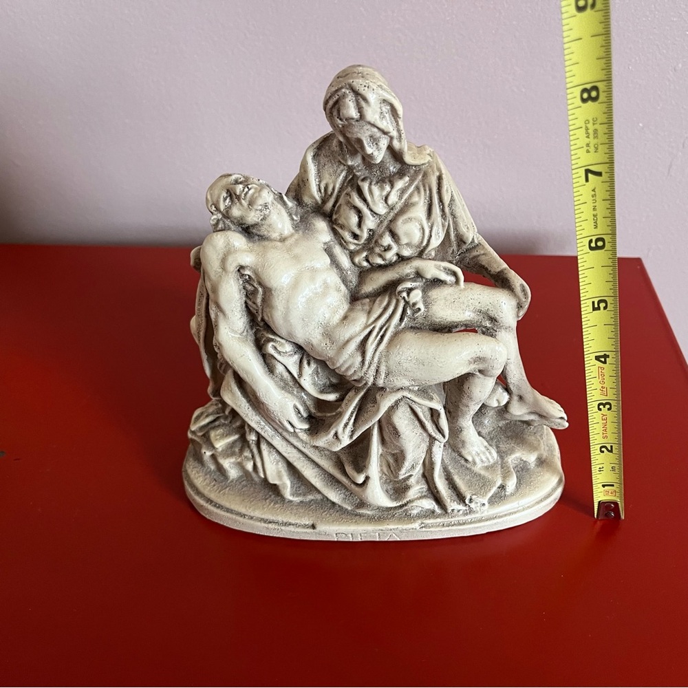 Vintage Michelangelo Pieta Jesus Mary Art Sculpture. This is old, stored cabinet - Picture 6 of 10